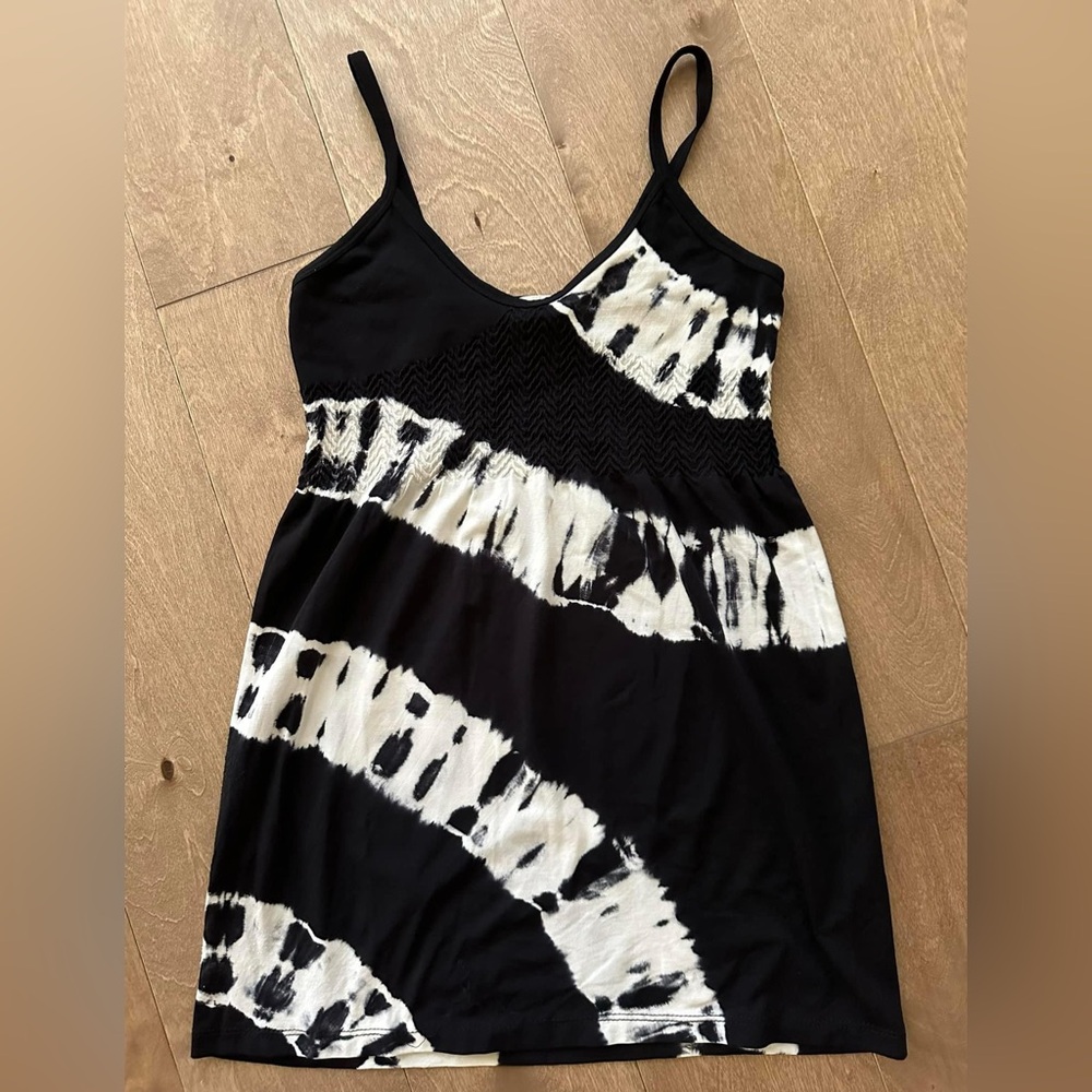 Vintage swim coverup or mini dress. Stretchy black and white.